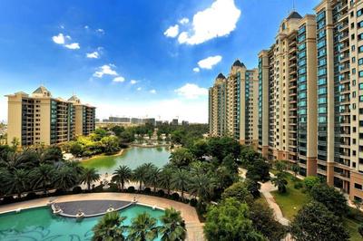 多情的夏天 為恒大金碧天下一片海停留而居啊