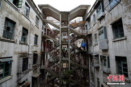 廣西南寧現(xiàn)霸氣奇葩樓層建筑